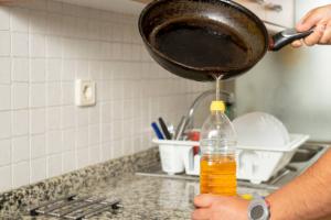 Vertimiento inadecuado de líquidos como el aceite podría afectar el sistema de alcantarillado, Empresas Públicas de La Ceja hace un llamado a la correcta disposición de este tipo de residuos